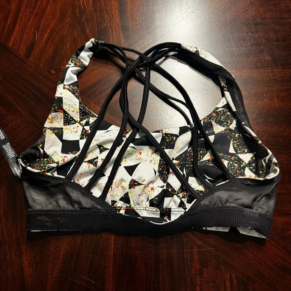 Victoria’s Secret Sport Strappy Back Sports‎ Bra Small Geometric Print